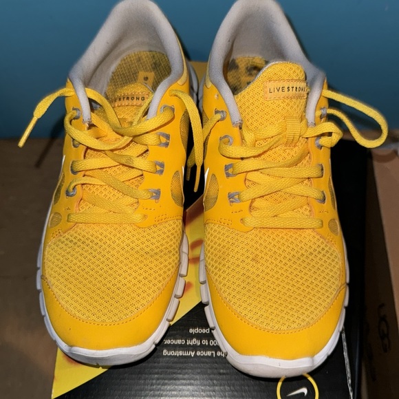 Yellow Nike free 5.0 livestrong edition - Picture 2 of 5